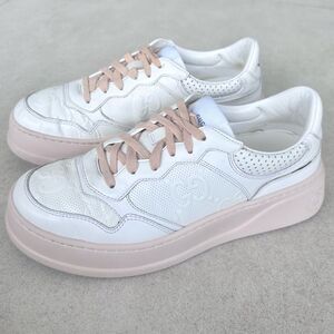 Gucci White Jumbo GG Embossed Leather Low Top Sneakers size EU 39.5 US 9.5